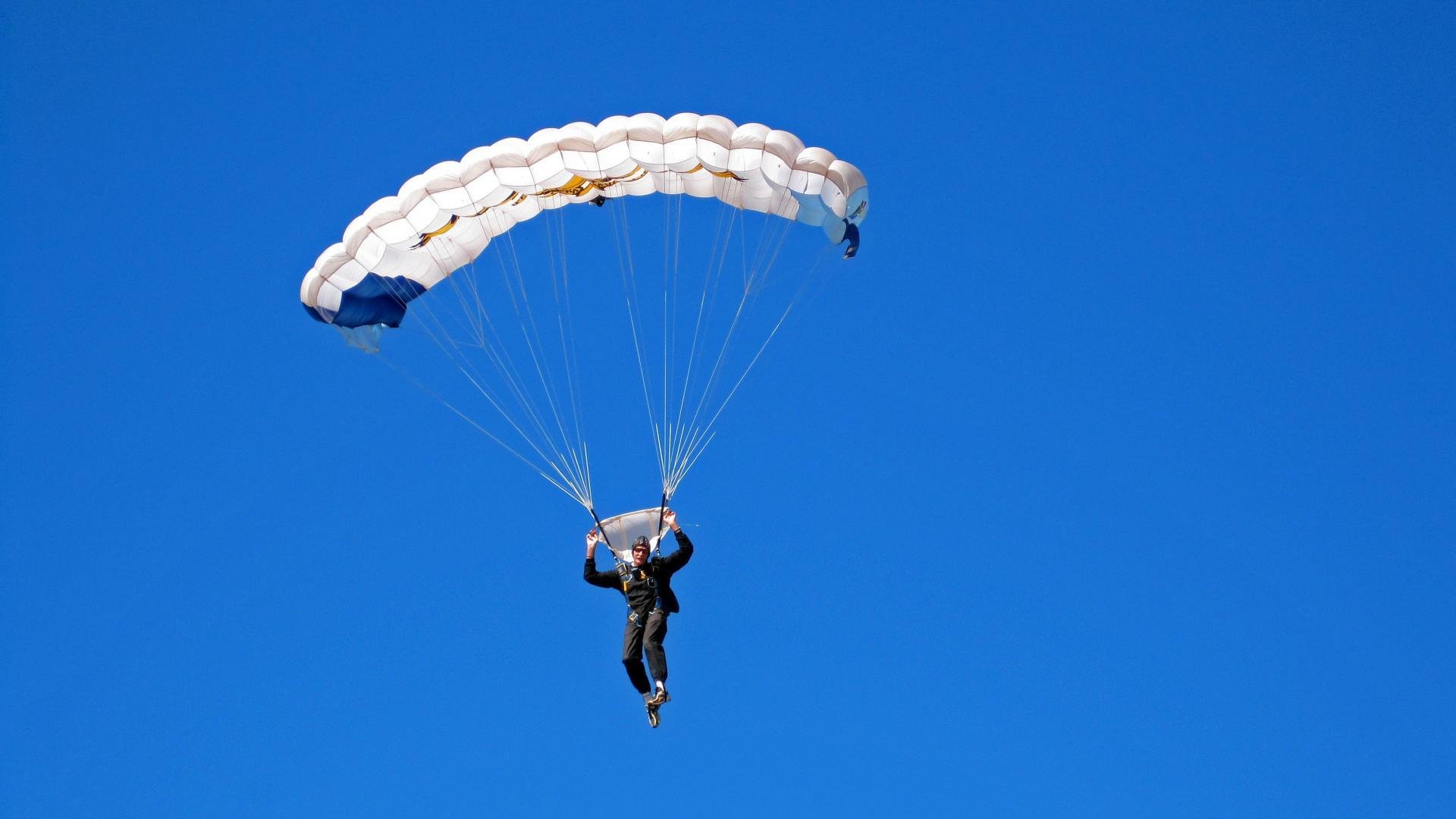 《Uzi：从菜鸟到传奇，电竞路上持续书写辉煌》，uzi的电竞路