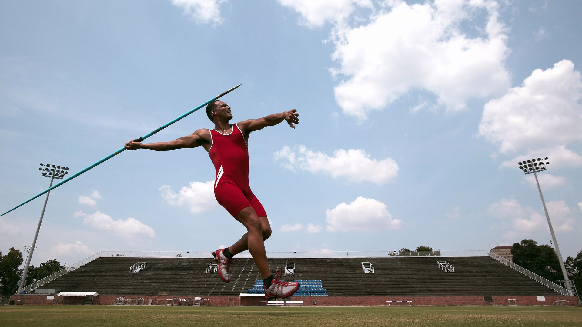 印度尼西亚骑手Nurstdinov Zayan Fatih在“Pink Polo”赛事中参加CSIJB障碍赛，展示出色骑术。