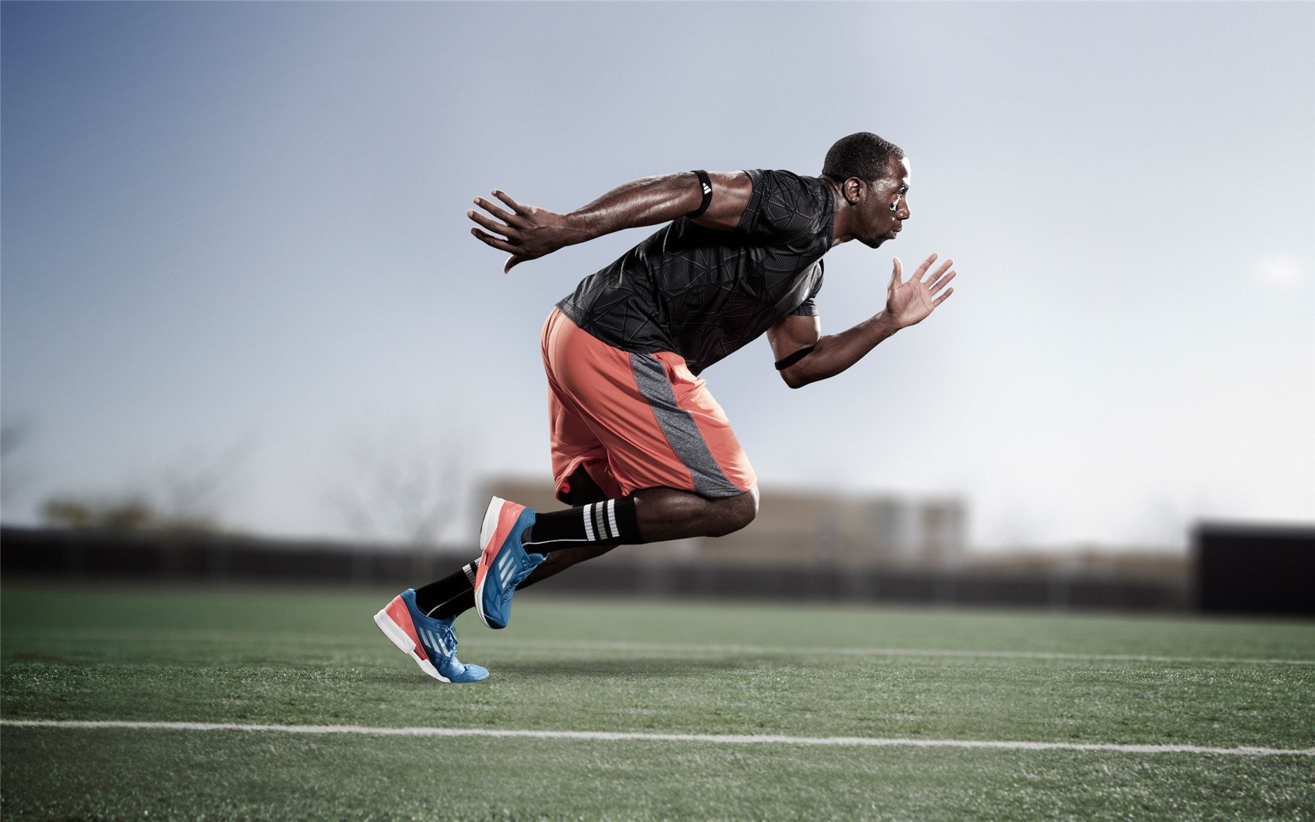 德甲著名教练换帅，战术调整引关注，德甲球员撞教练